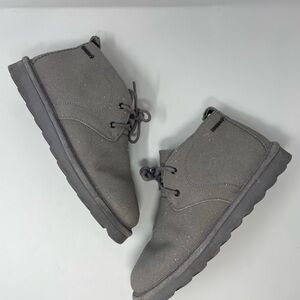 Bearpaw skye chukka Sparkle Gray Suede Lace-Up Ankle Boots size 10